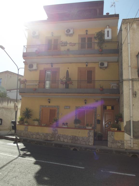 Bed&Breakfast La Casetta Sant'Alessio Siculo Ngoại thất bức ảnh