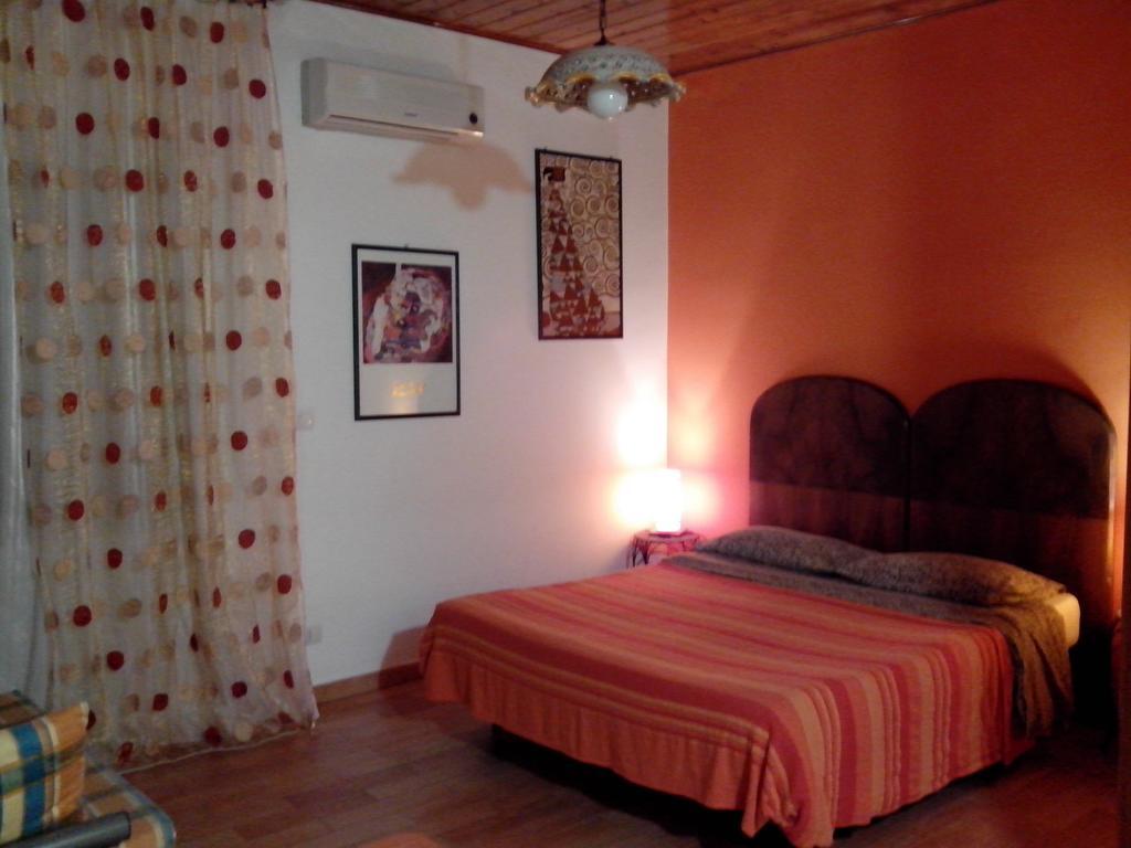 Bed&Breakfast La Casetta Sant'Alessio Siculo Phòng bức ảnh